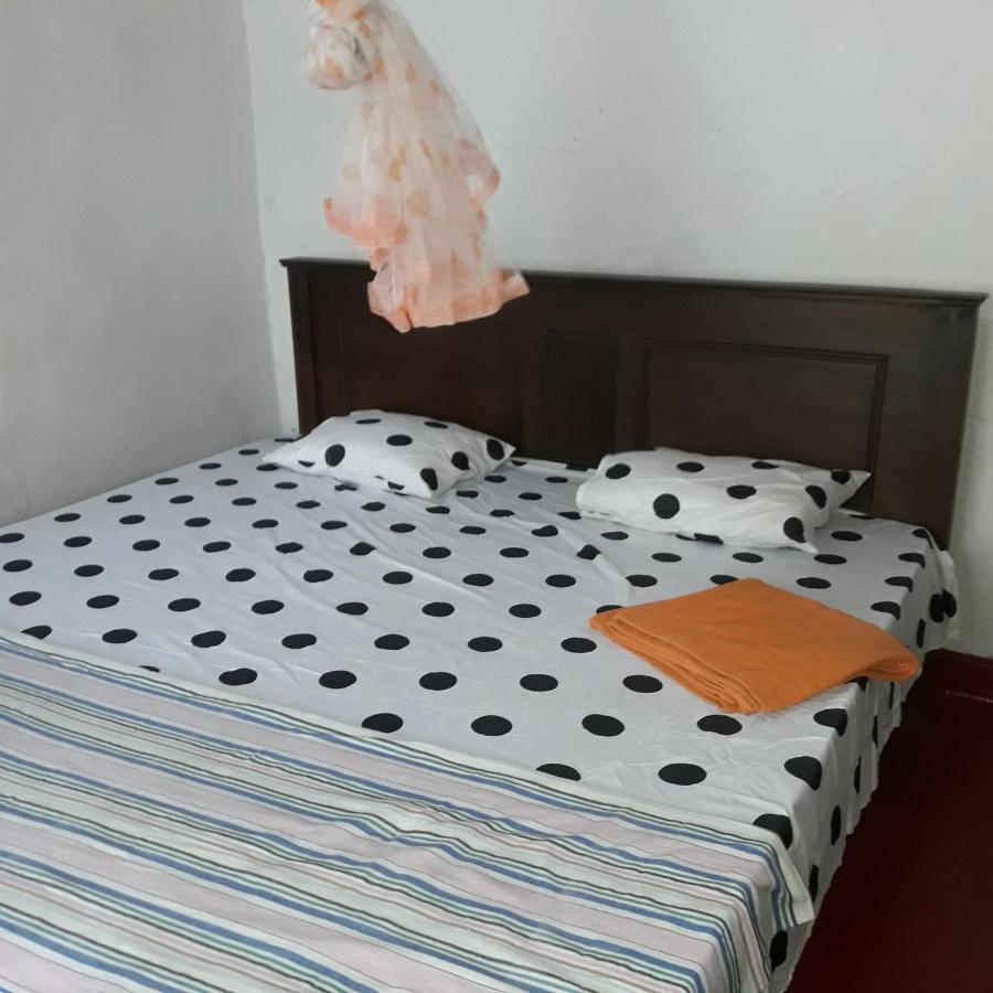 Colonial Surfing Villa Hostel & Home Stay Midigama East Zimmer foto