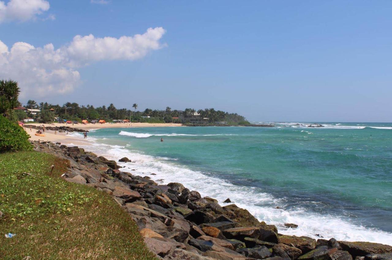 Colonial Surfing Villa Hostel & Home Stay Midigama East Exterior foto